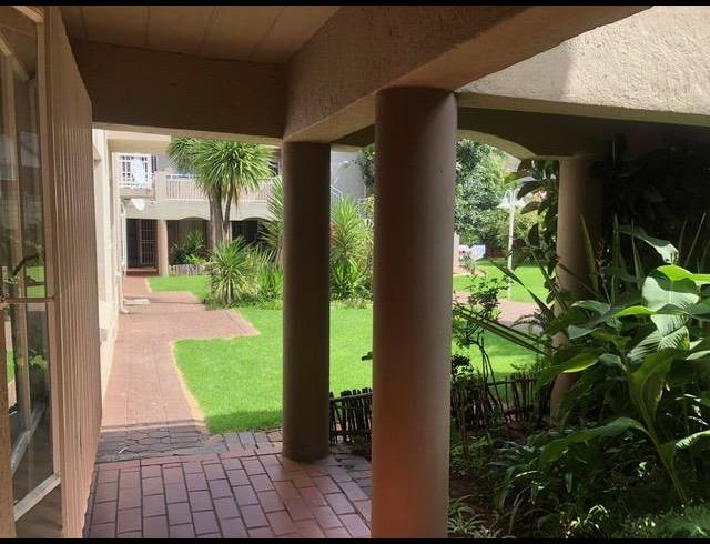 2 BEDROOM PROPERTY TO RENT IN ROODEKRANS